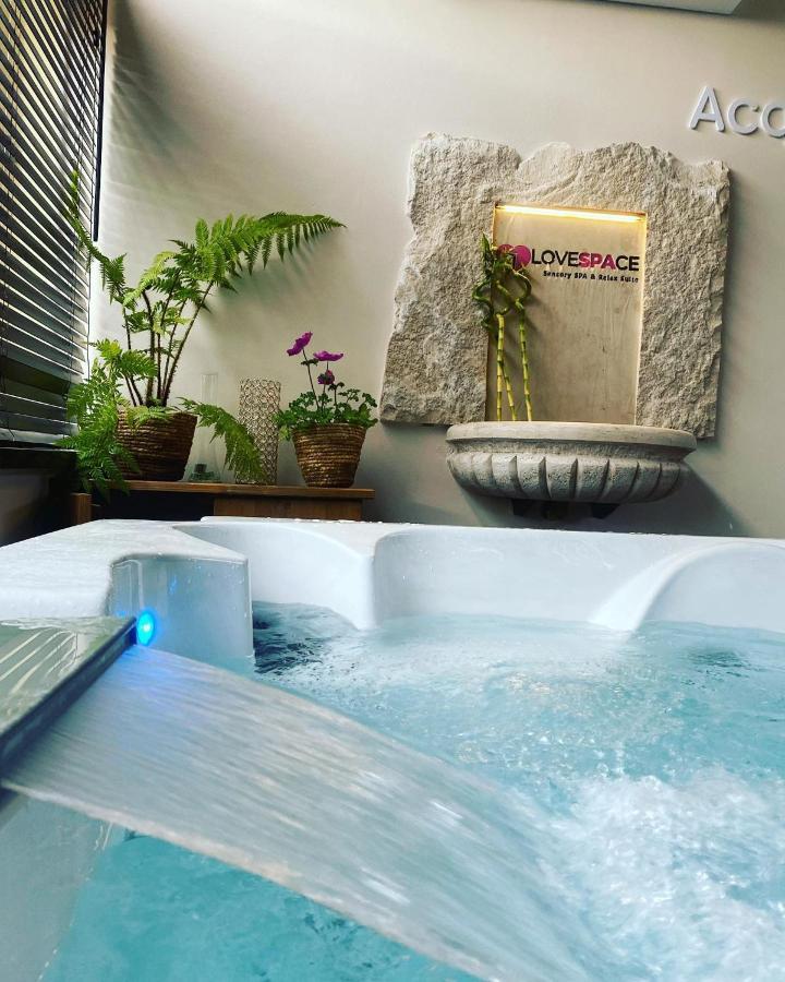 Love Space Sensory Spa & Relax Suite Santa Maria delle Mole Exteriér fotografie